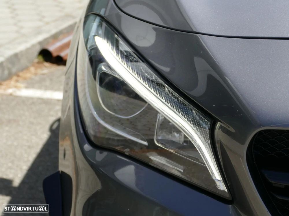 Mercedes-Benz CLA 45 AMG Shooting Brake 4-Matic - 12