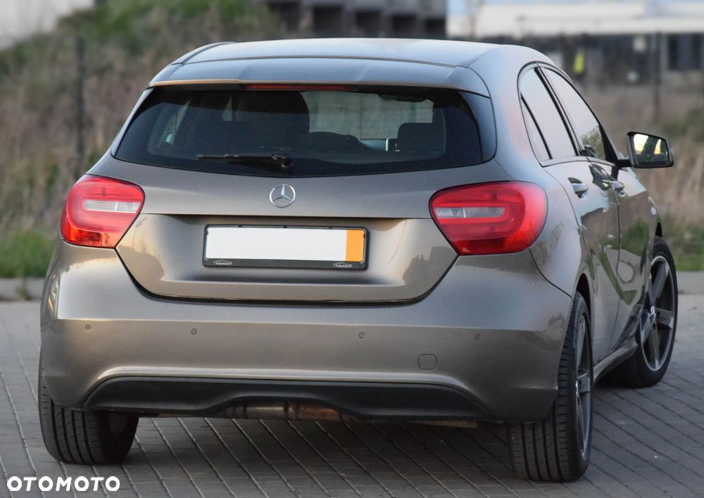 Mercedes-Benz Klasa A 180 BlueEfficiency Edition - 36