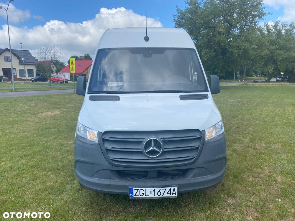 Mercedes-Benz Sprinter - 2