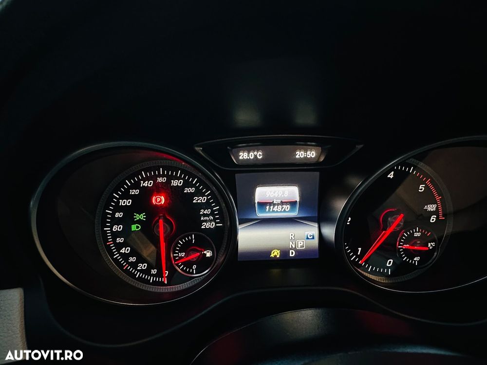 Mercedes-Benz GLA 200 d 4MATIC 7G-DCT - 10