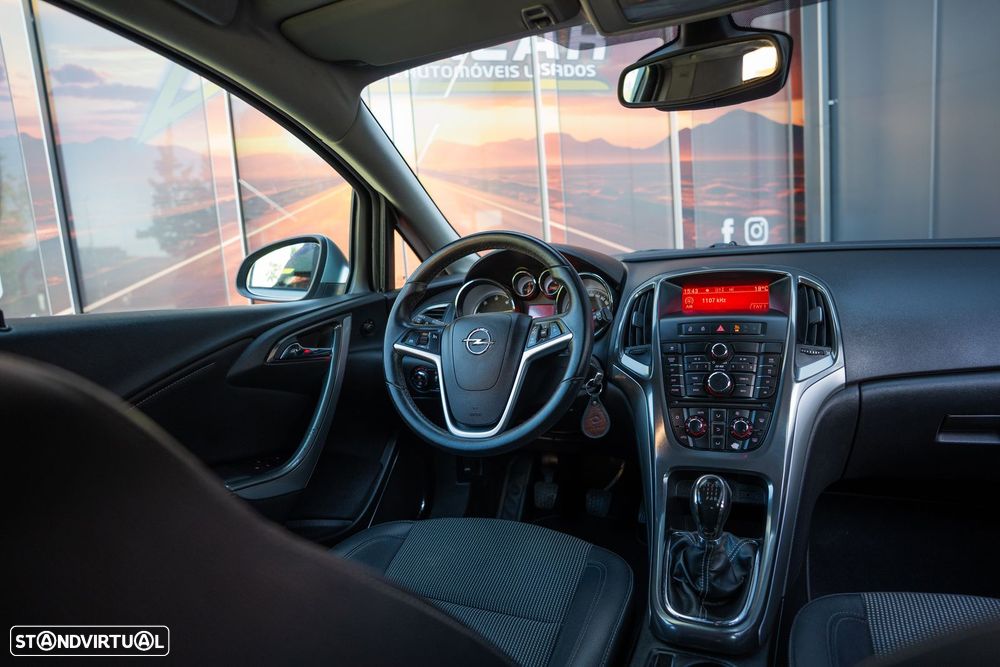 Opel Astra Sports Tourer - 13