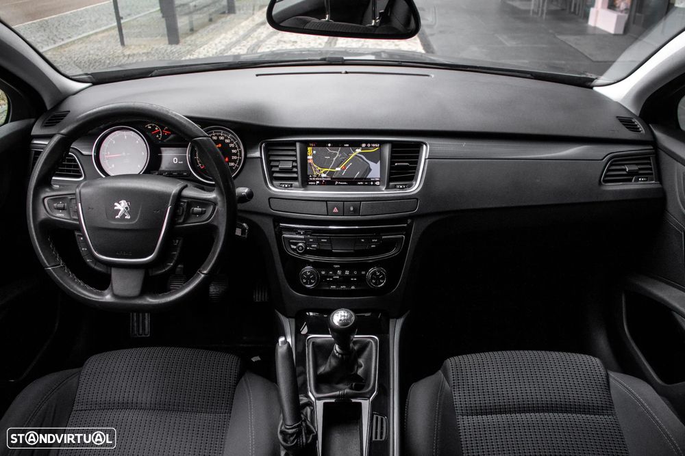 Peugeot 508 SW e-HDi 115 Stop&Start Access - 32