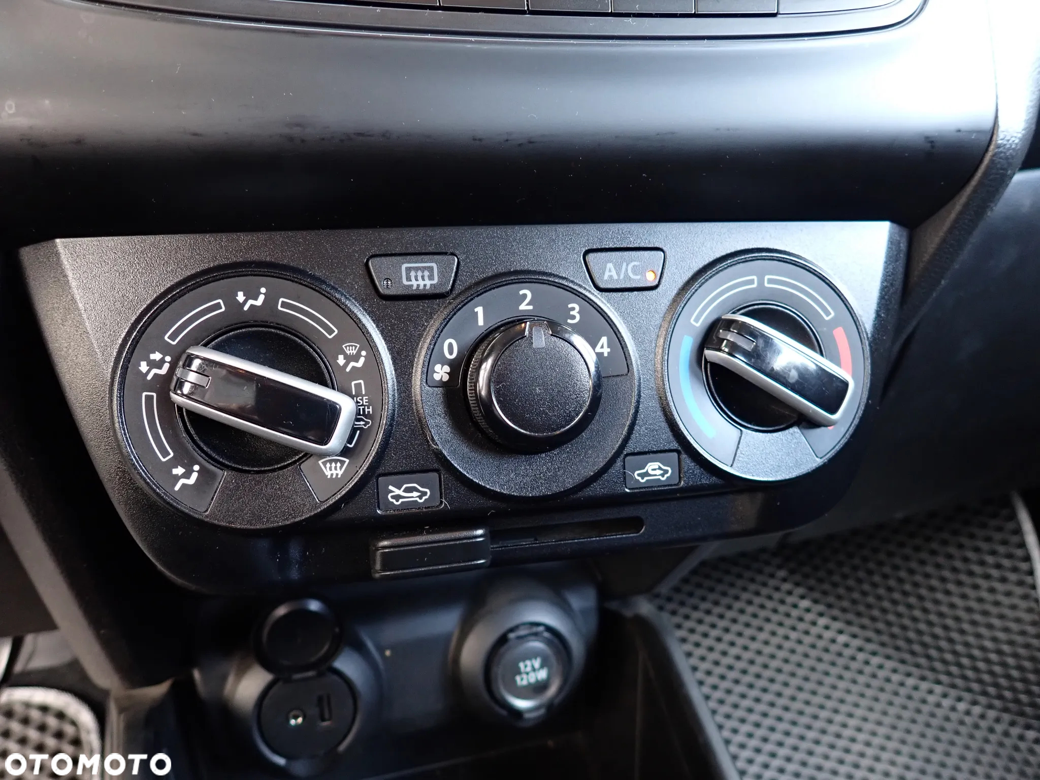 Suzuki Swift 1.2 Premium - 28
