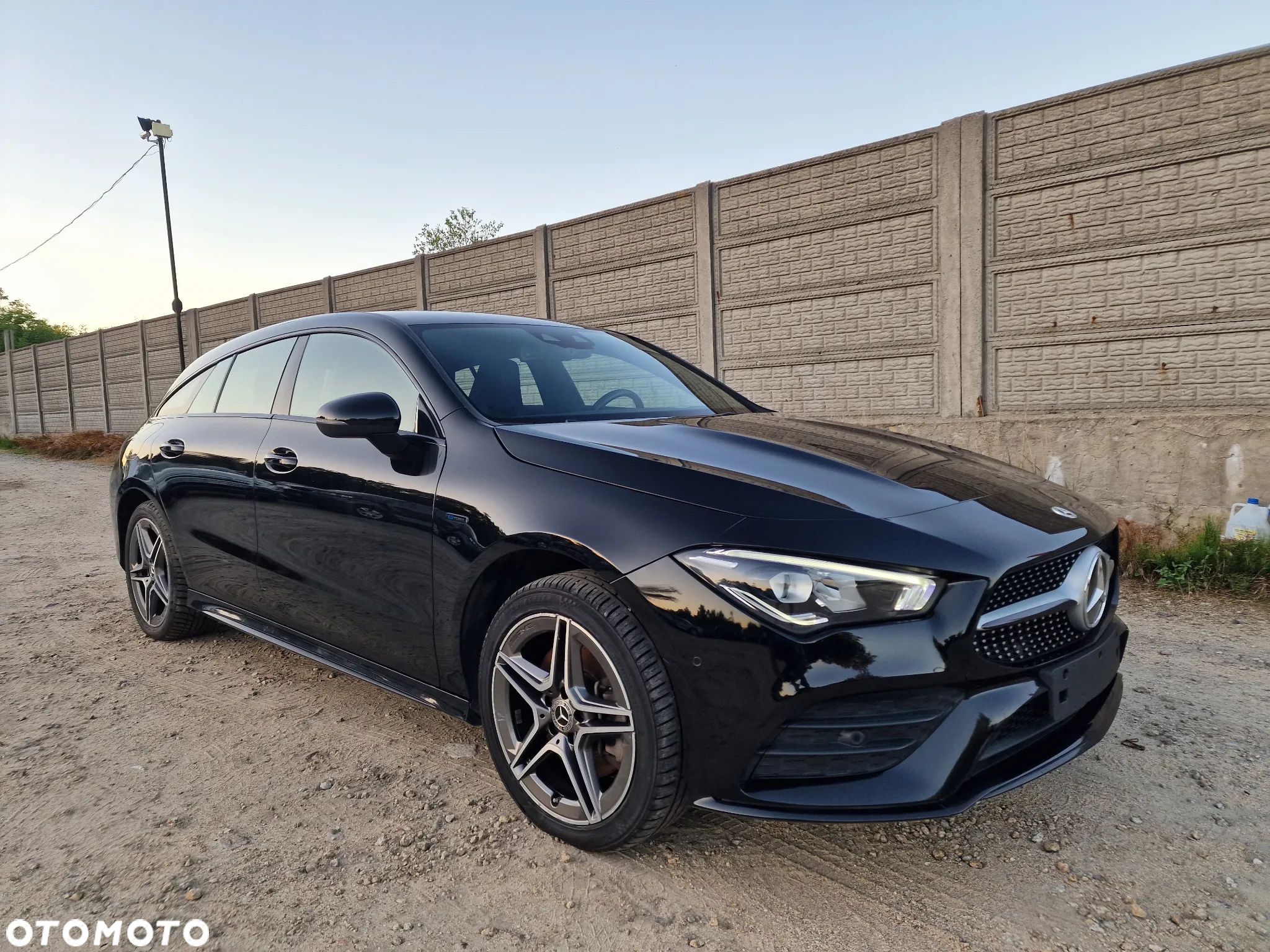 Mercedes-Benz CLA 250 e Shooting Brake 8G-DCT AMG Line - 1