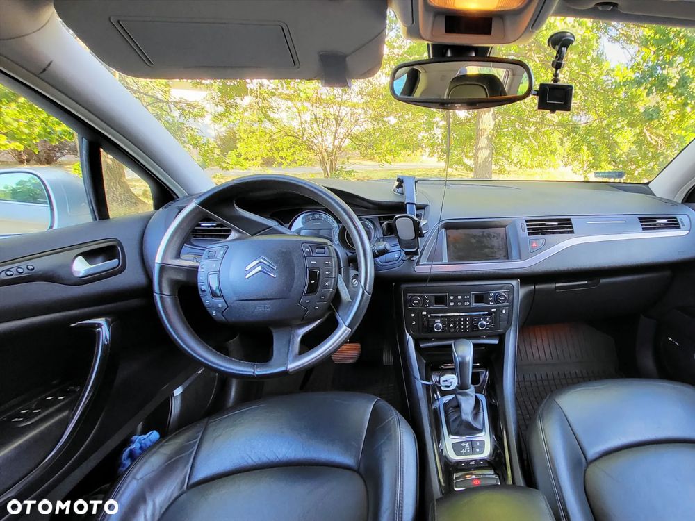 Citroën C5 Tourer V6 HDi 205 Biturbo FAP Exclusive - 24