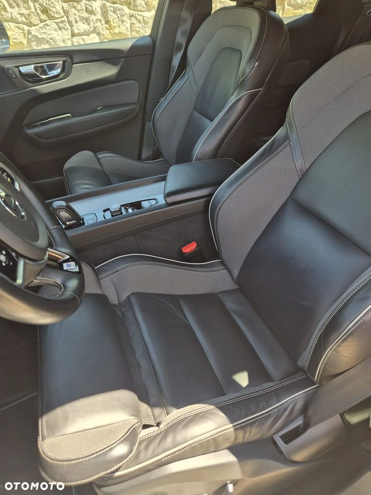 Volvo XC 60 B4 B R-Design - 14