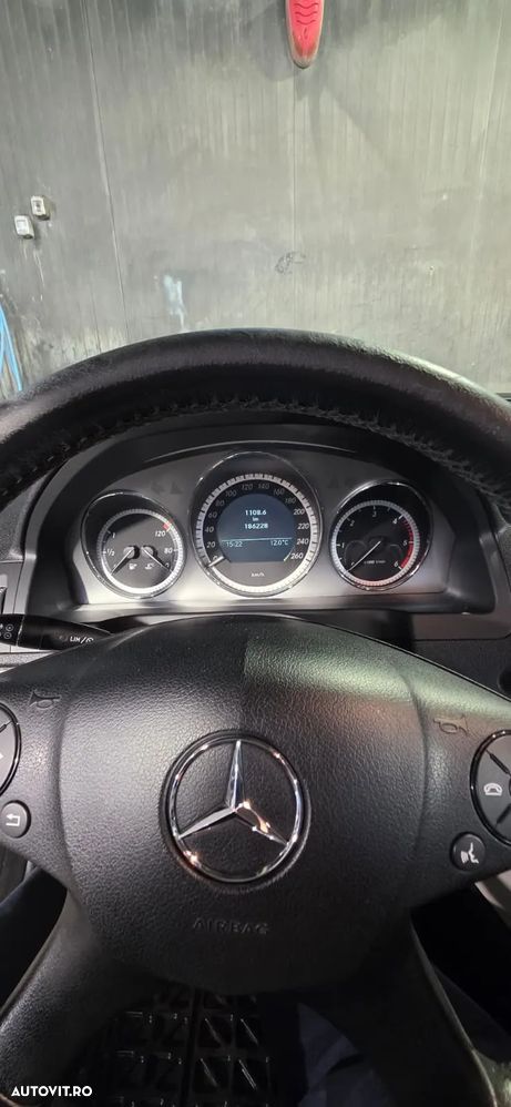 Mercedes-Benz C 220 CDI BlueEFFICIENCY - 11