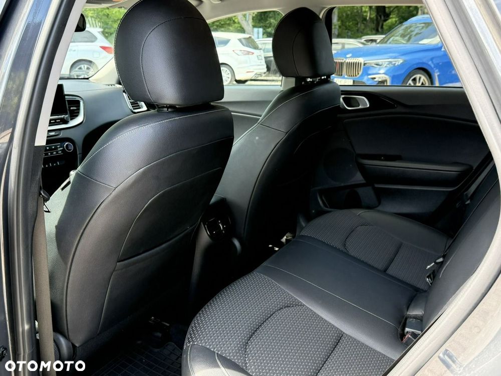 Kia Ceed - 14