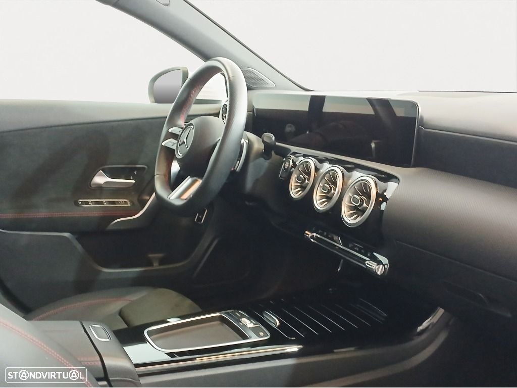 Mercedes-Benz A 250 - 11