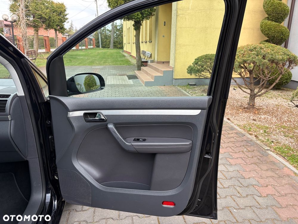 Volkswagen Touran 2.0 FSI Automatik Highline - 31