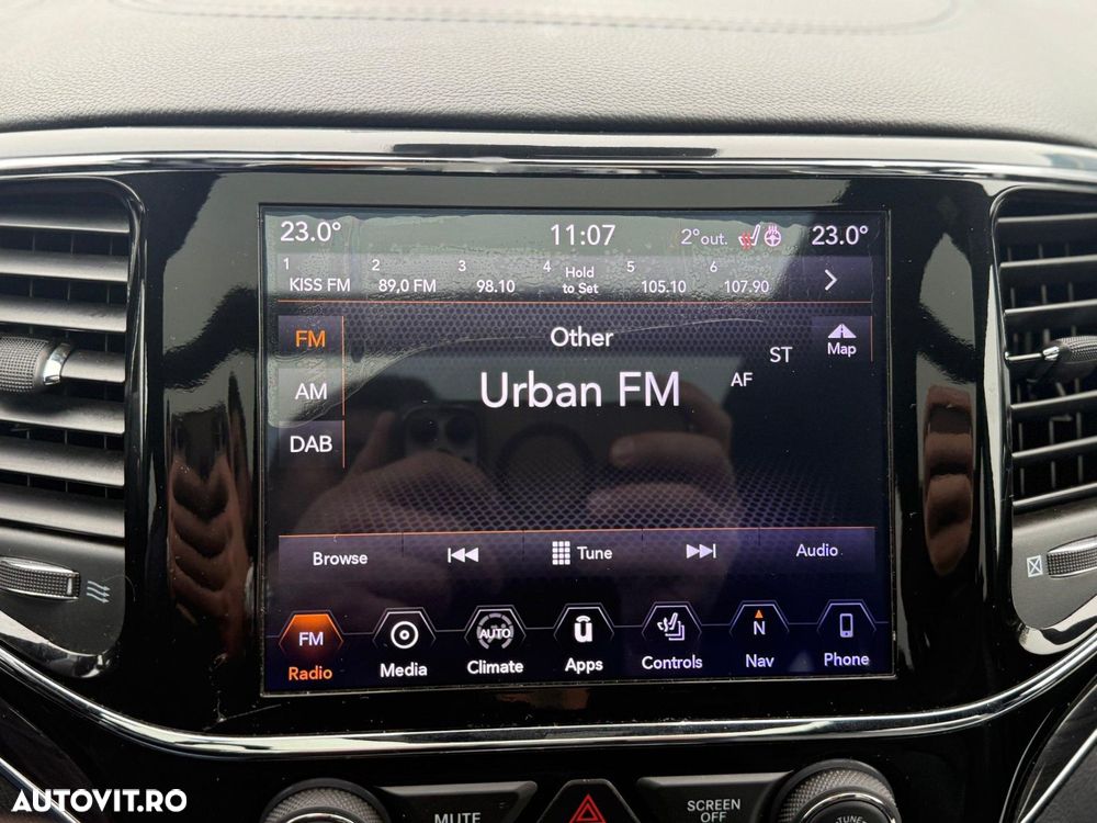 Jeep Grand Cherokee - 18