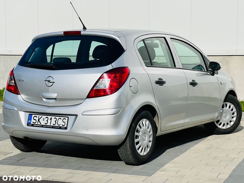 Opel Corsa 1.2 16V Essentia - 21