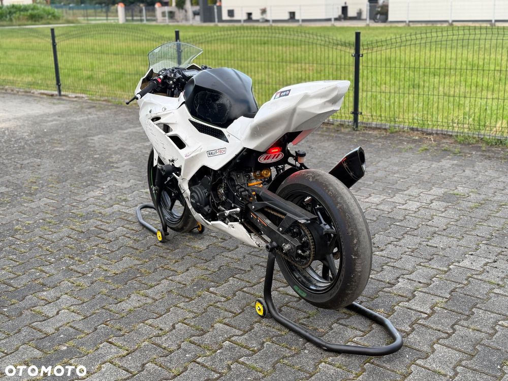 Kawasaki Ninja 400 - 3