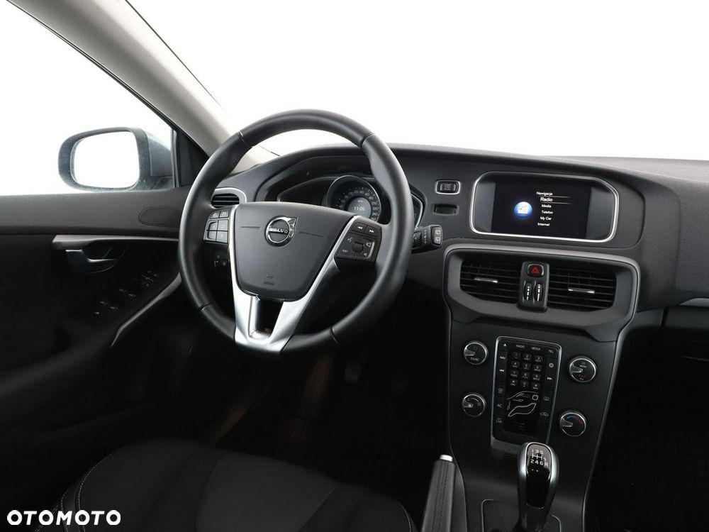 Volvo V40 T2 Momentum - 17
