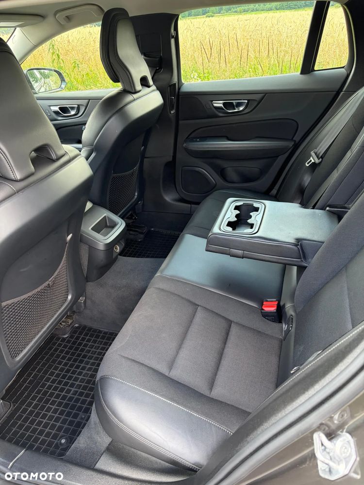 Volvo V60 D3 Momentum Pro - 5