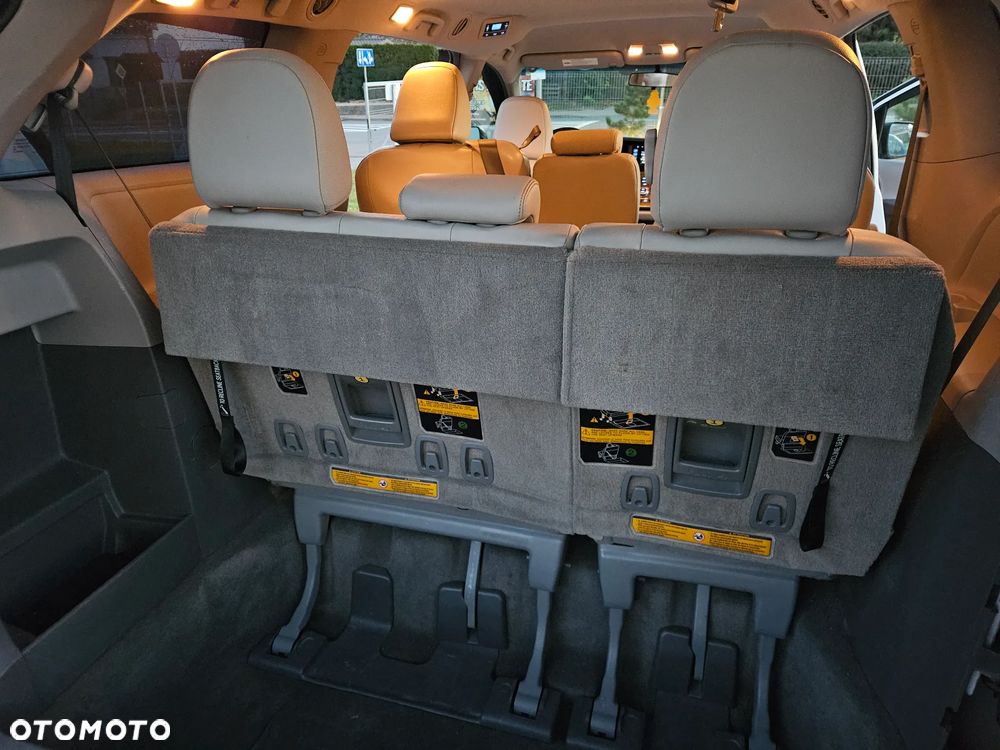 Toyota Sienna 3.5 V6 XLE AWD - 15