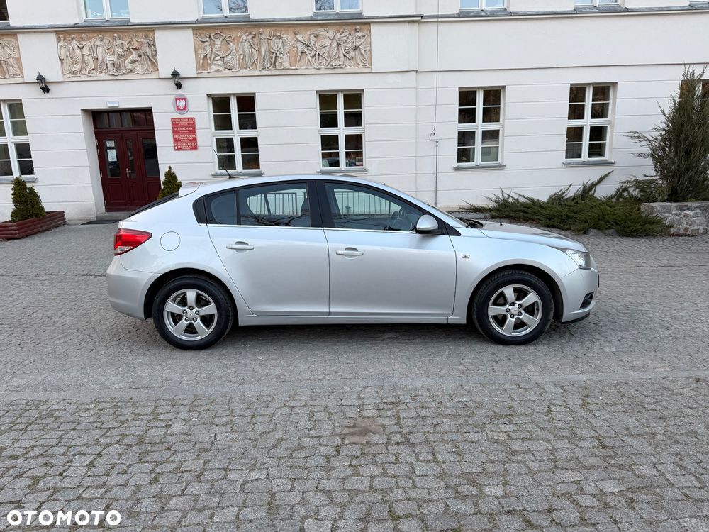 Chevrolet Cruze 1.6 LT - 19