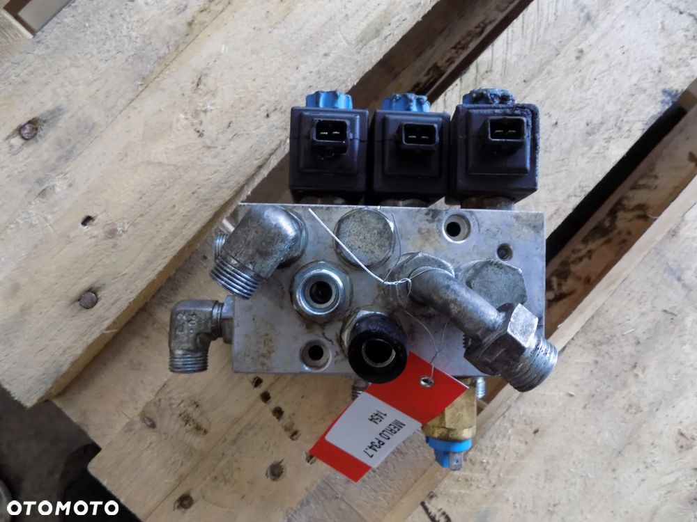 Merlo P 34.7 rozdzielacz r934003816 rexroth cewka rexroth cfk13206me0001 - 1