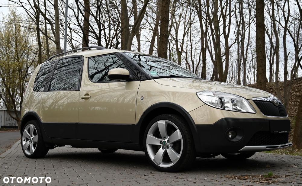 Skoda Roomster 1.2 TSI Scout PLUS EDITION - 11