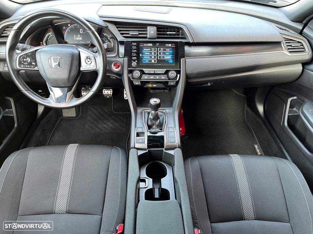 Honda Civic 1.0 i-VTEC Executive Premium - 10