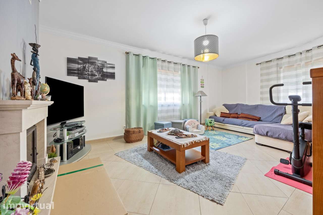 Apartamento T2 em Corroios | Conforto, Acessos e Qualidade de Vida - Grande imagem: 3/24