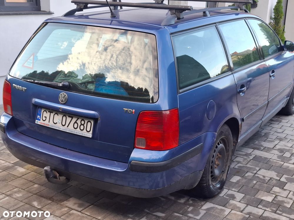 Volkswagen Passat 1.9 TDI Highline - 13