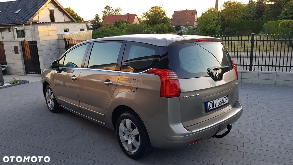Peugeot 5008 HDI 115 Allure - 17