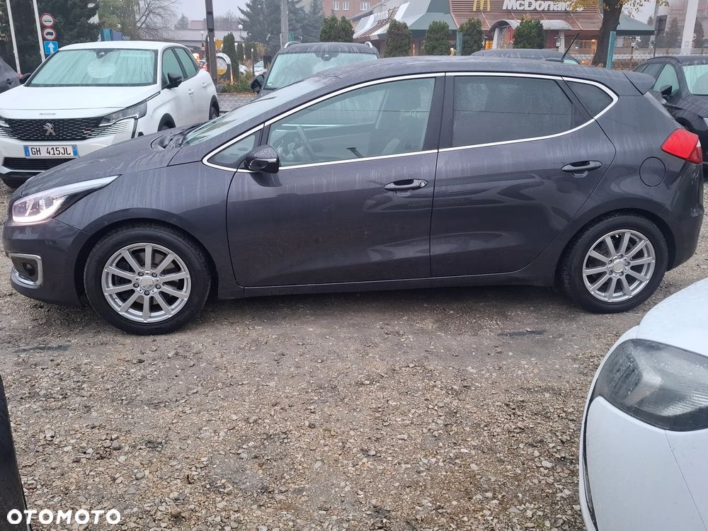 Kia Ceed - 4