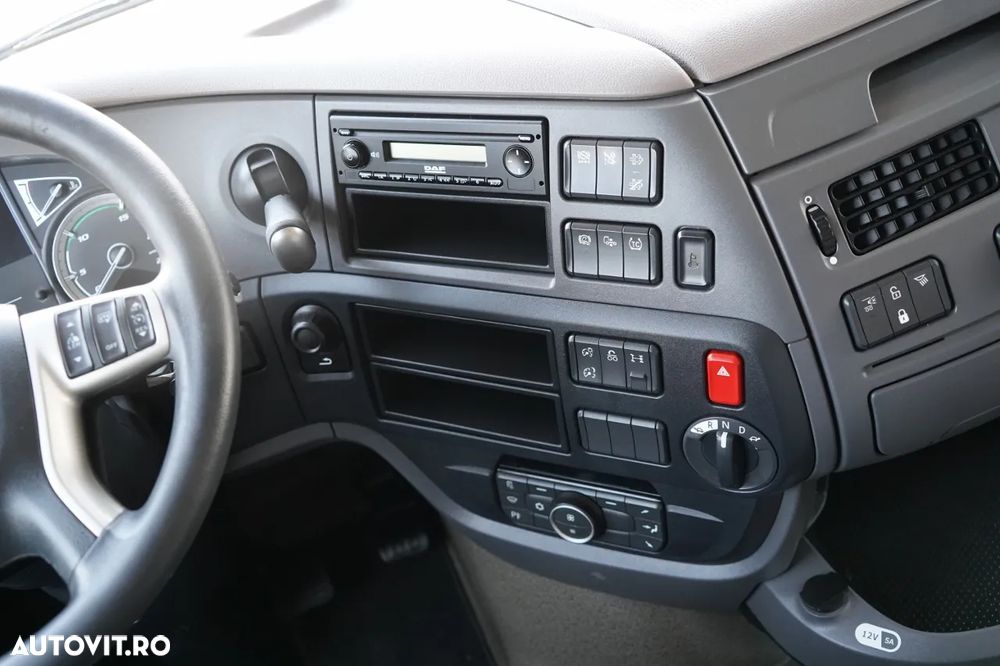 DAF XF 480 / SOLO  7,7 m/ CORTINĂ / 6X2 / PUNTE RIDICATĂ / - 31