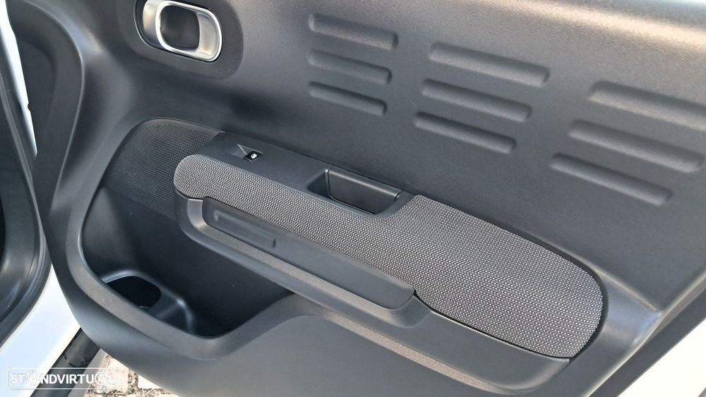 Citroën C3 Aircross 1.2 PureTech Shine Pack EAT6 — fotografia 28