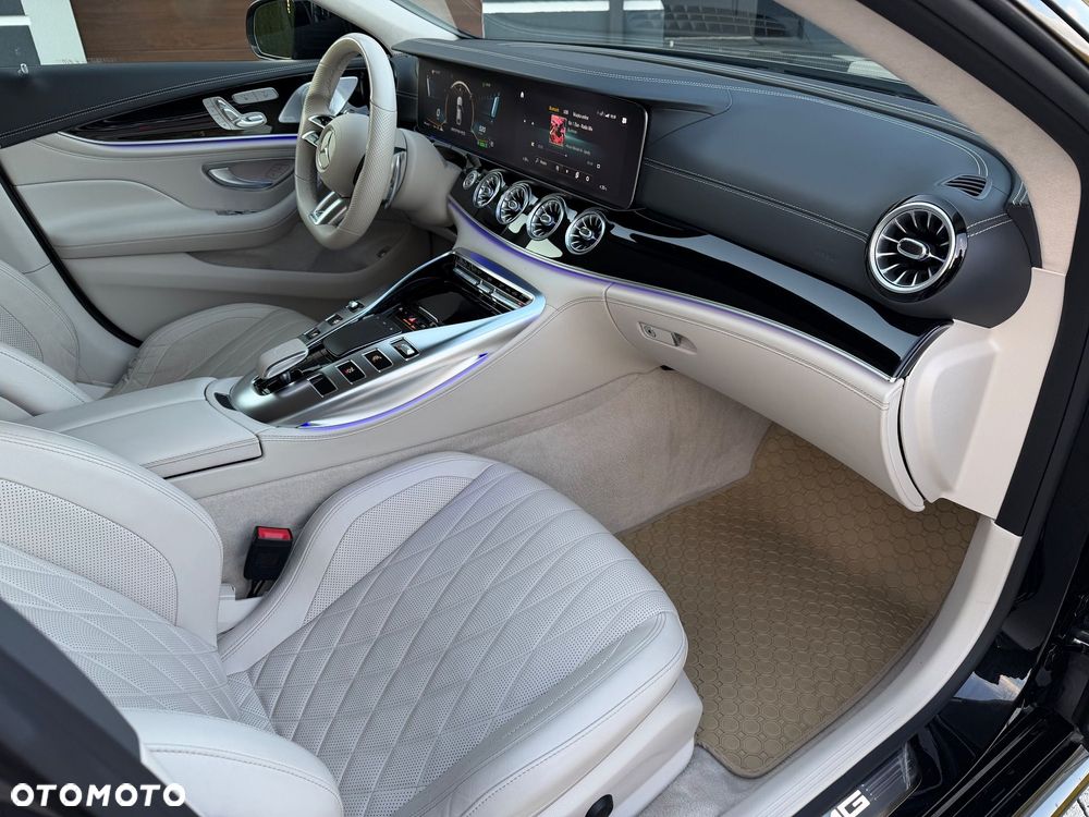 Mercedes-Benz AMG GT 43 4-Matic+ Special Edition Red - 27