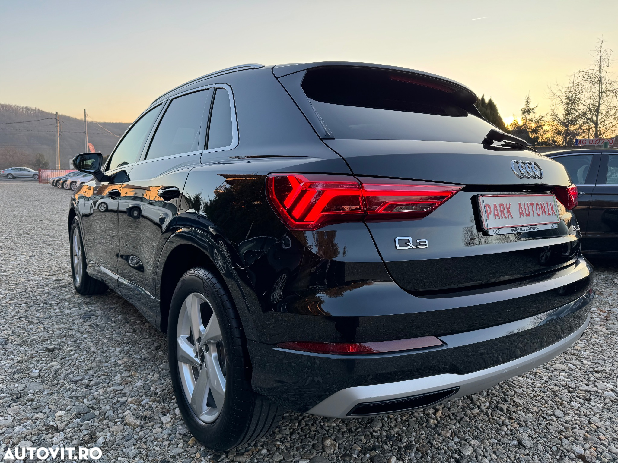 Audi Q3 2.0 35 TDI S tronic S Line - 8