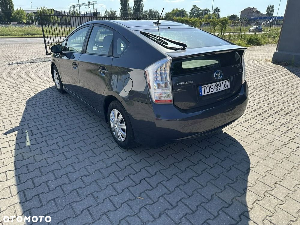 Toyota Prius - 5