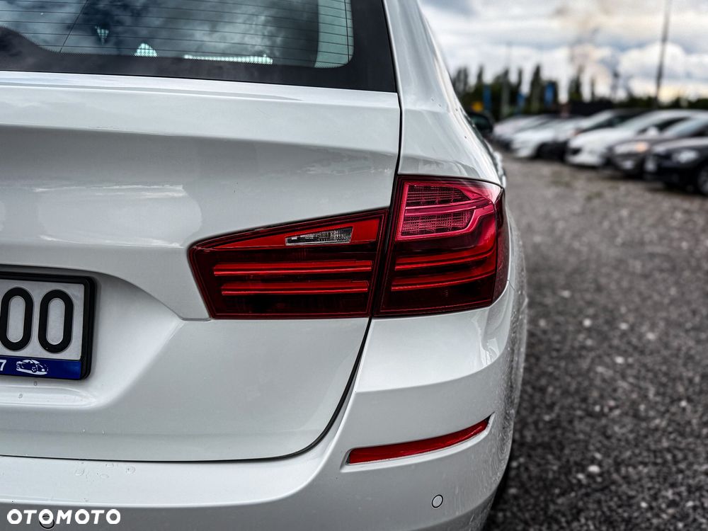 BMW Seria 5 518d Luxury Line - 9