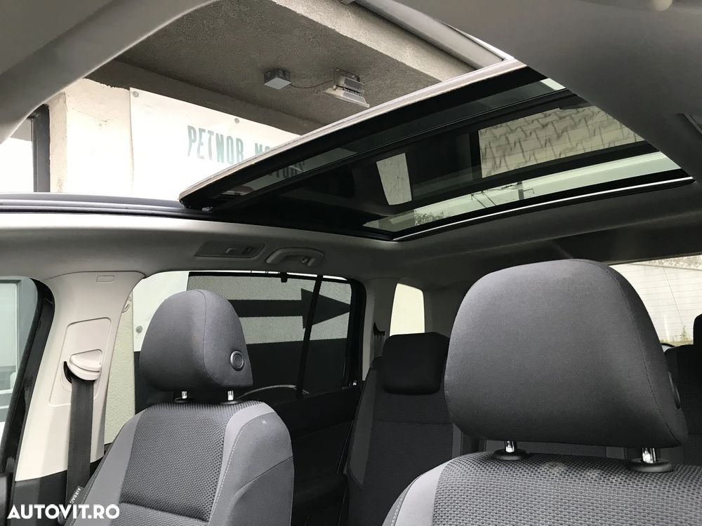 Volkswagen Touran 2.0 TDI SCR DSG Trendline - 30