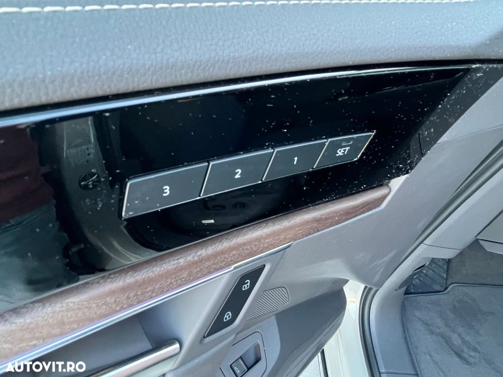 Volkswagen Touareg V6 TDI 4MOTION Elegance - 17