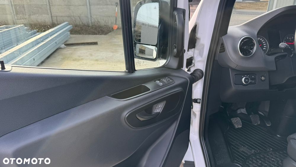 Mercedes-Benz Sprinter Standard PRO 907.233 - 7