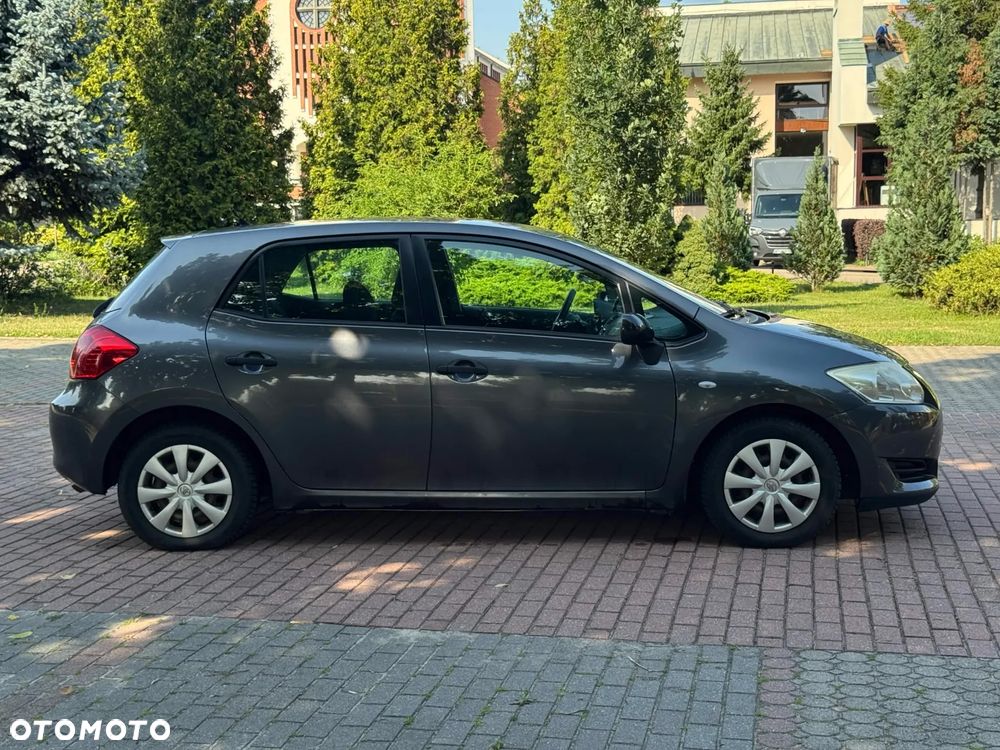 Toyota Auris 1.4 D-4D Terra - 4
