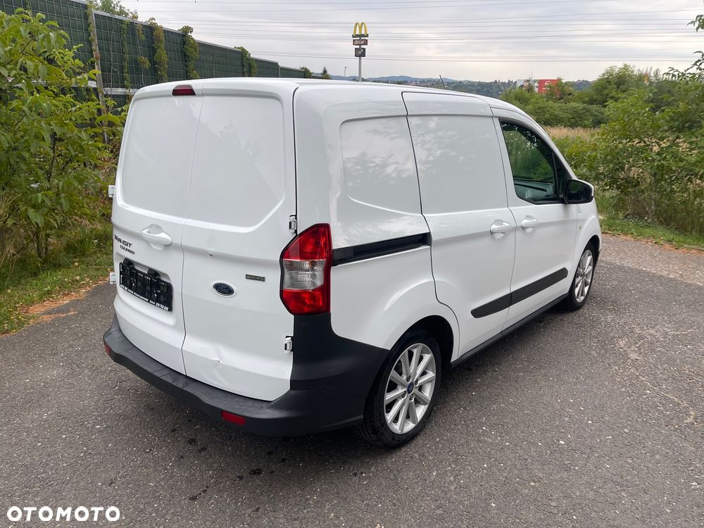 Ford Courier - 3
