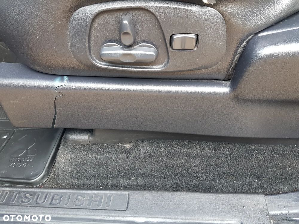 Mitsubishi Pajero 3.2 DI-D Automatik Intense - 26