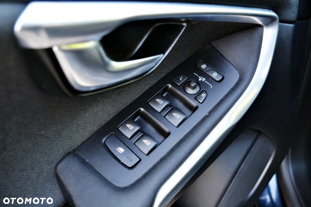 Volvo V40 Cross Country D2 Geartronic Momentum - 19