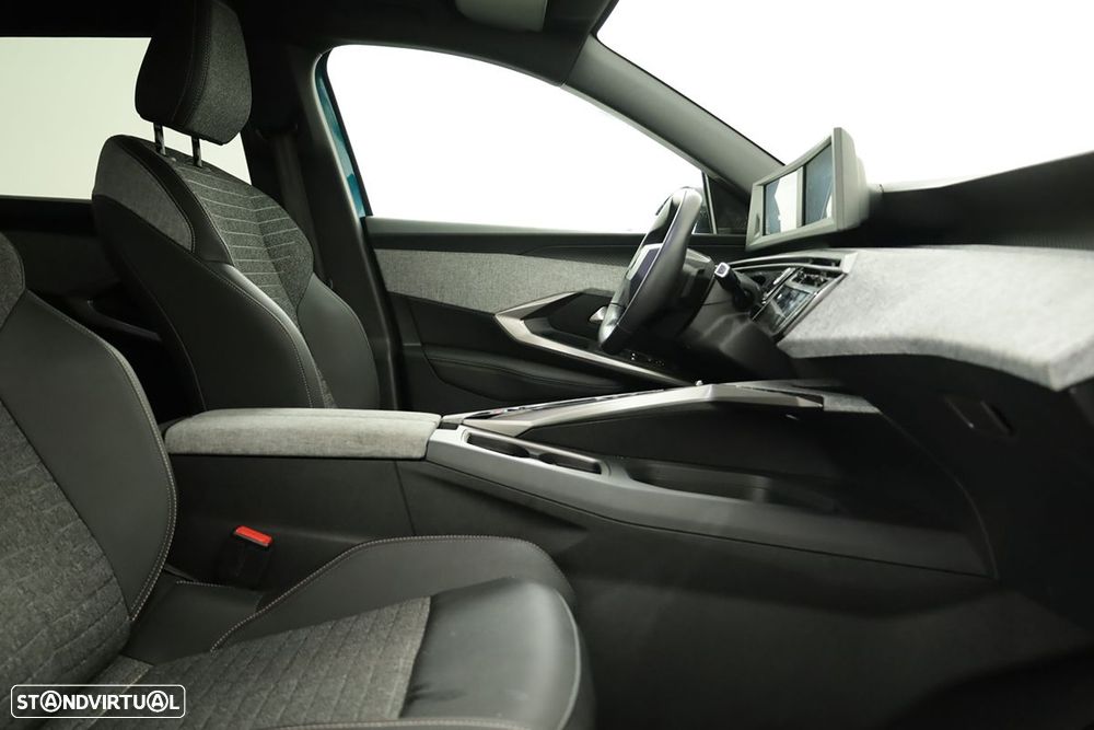 Peugeot 5008 1.2 Hybrid Allure e-DCS6 - 20