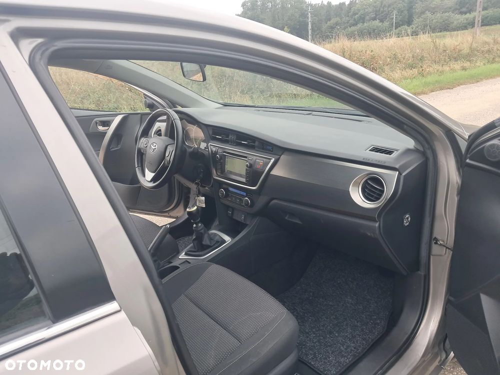 Toyota Auris 1.4 D-4D Active - 7