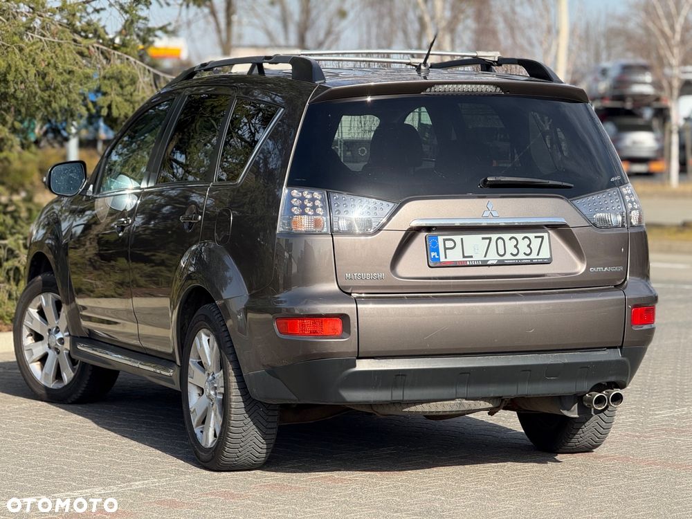 Mitsubishi Outlander 2.2 DI-D 4WD TC-SST Instyle - 12