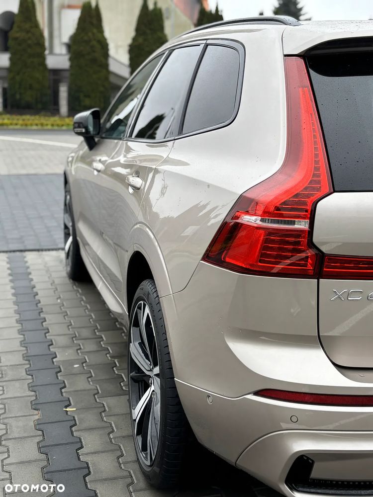 Volvo XC 60 T6 Plug-In Hybrid AWD Plus Dark - 9
