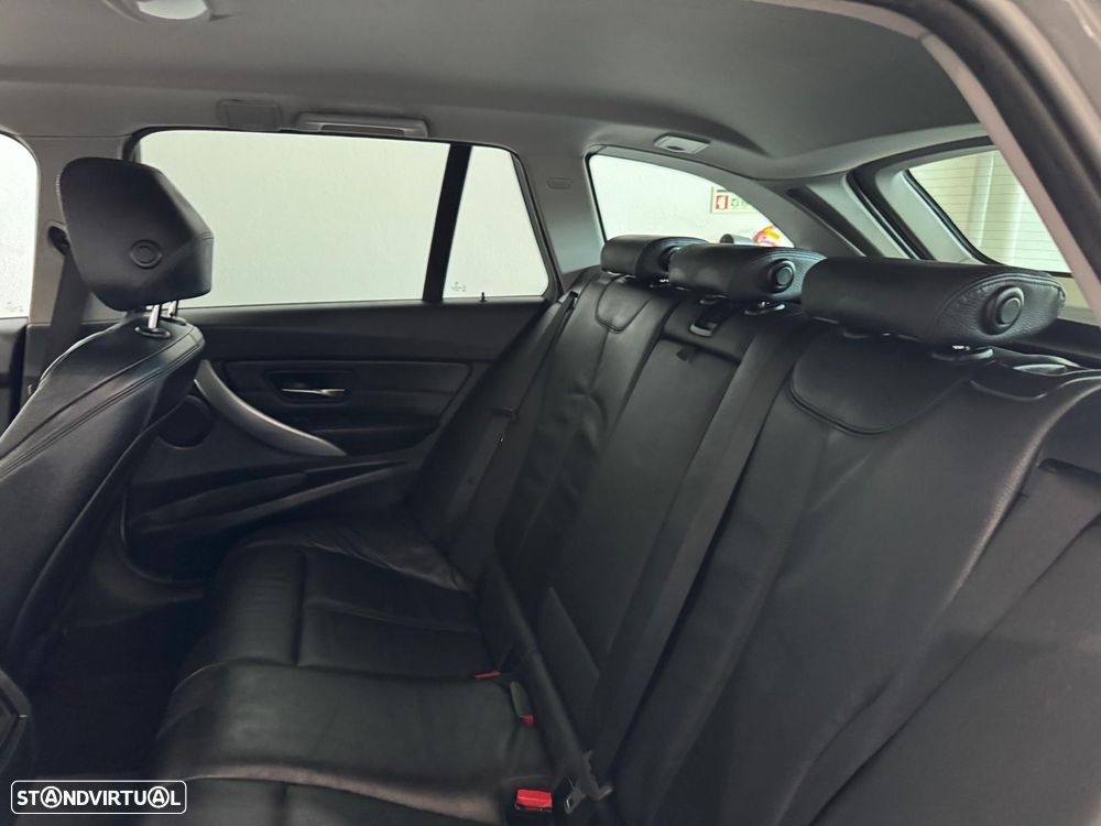 BMW 320 d Auto Pack M - 22