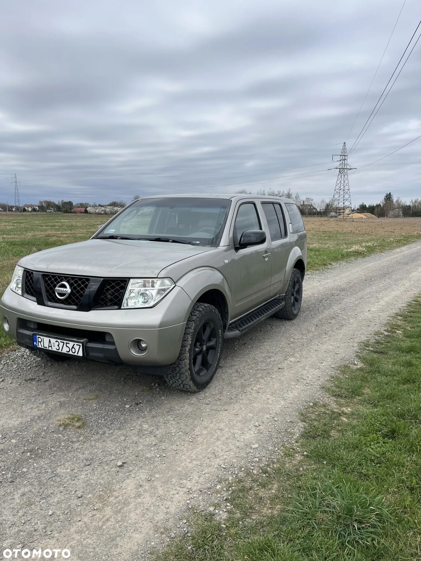 Nissan Pathfinder 2.5 D LE - 1