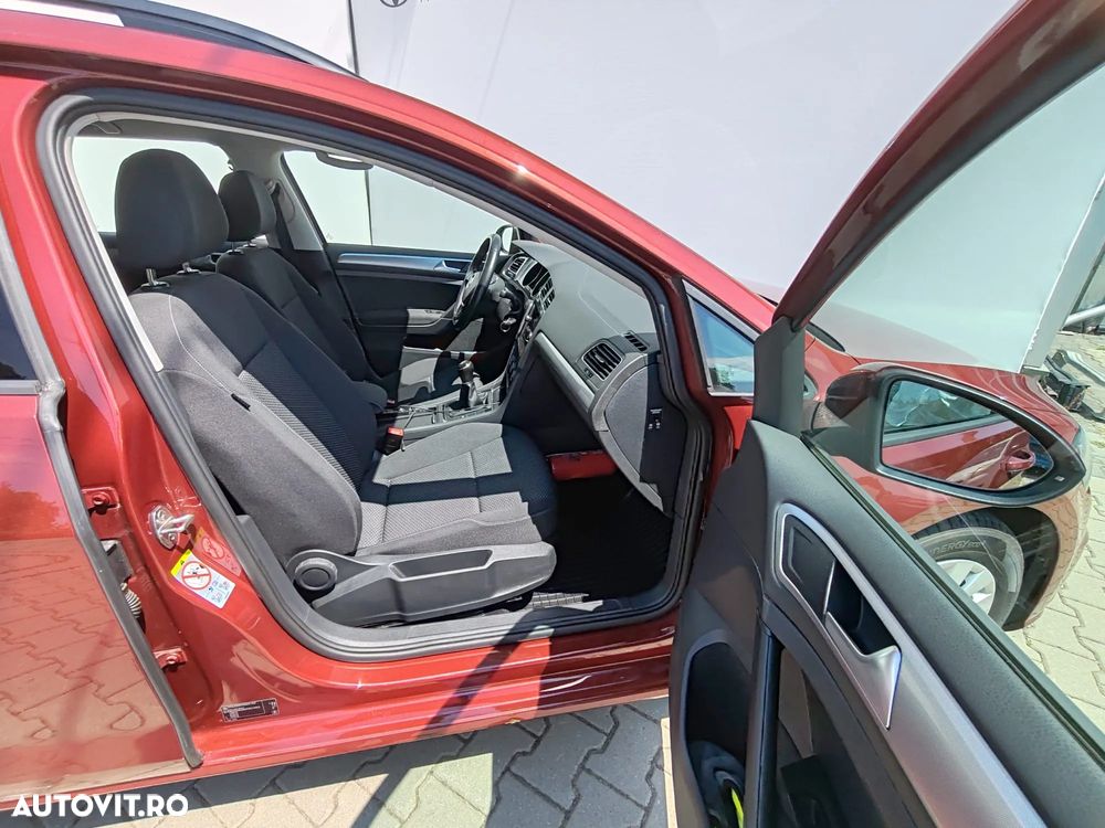 Volkswagen Golf - 6