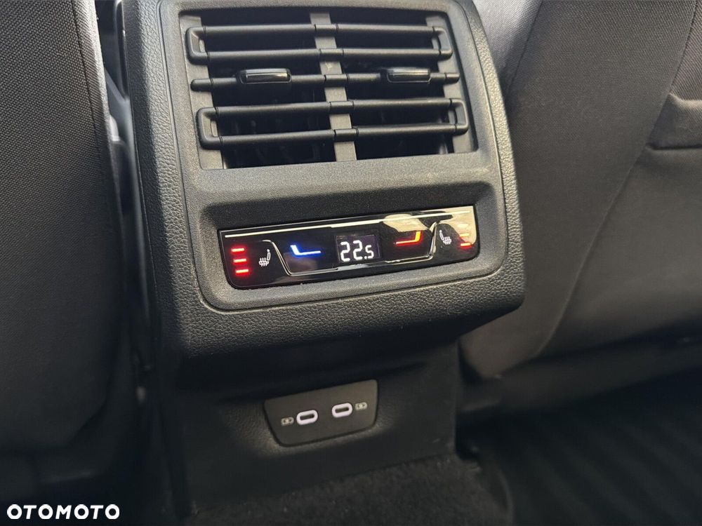 Volkswagen Golf - 38