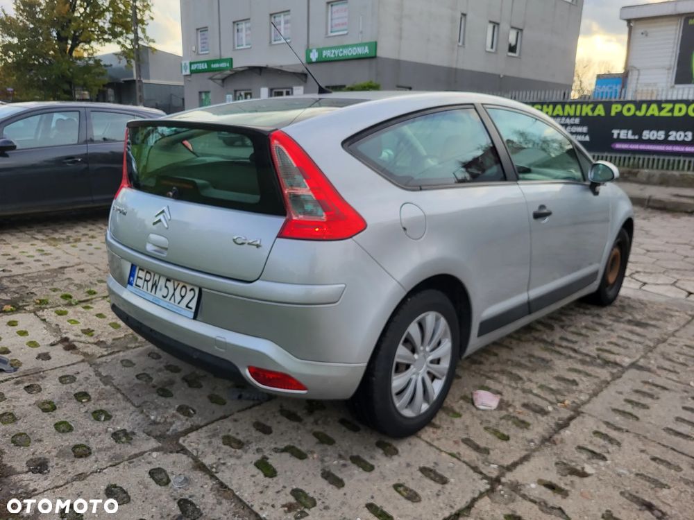 Citroën C4 1.4 16V Advance - 4